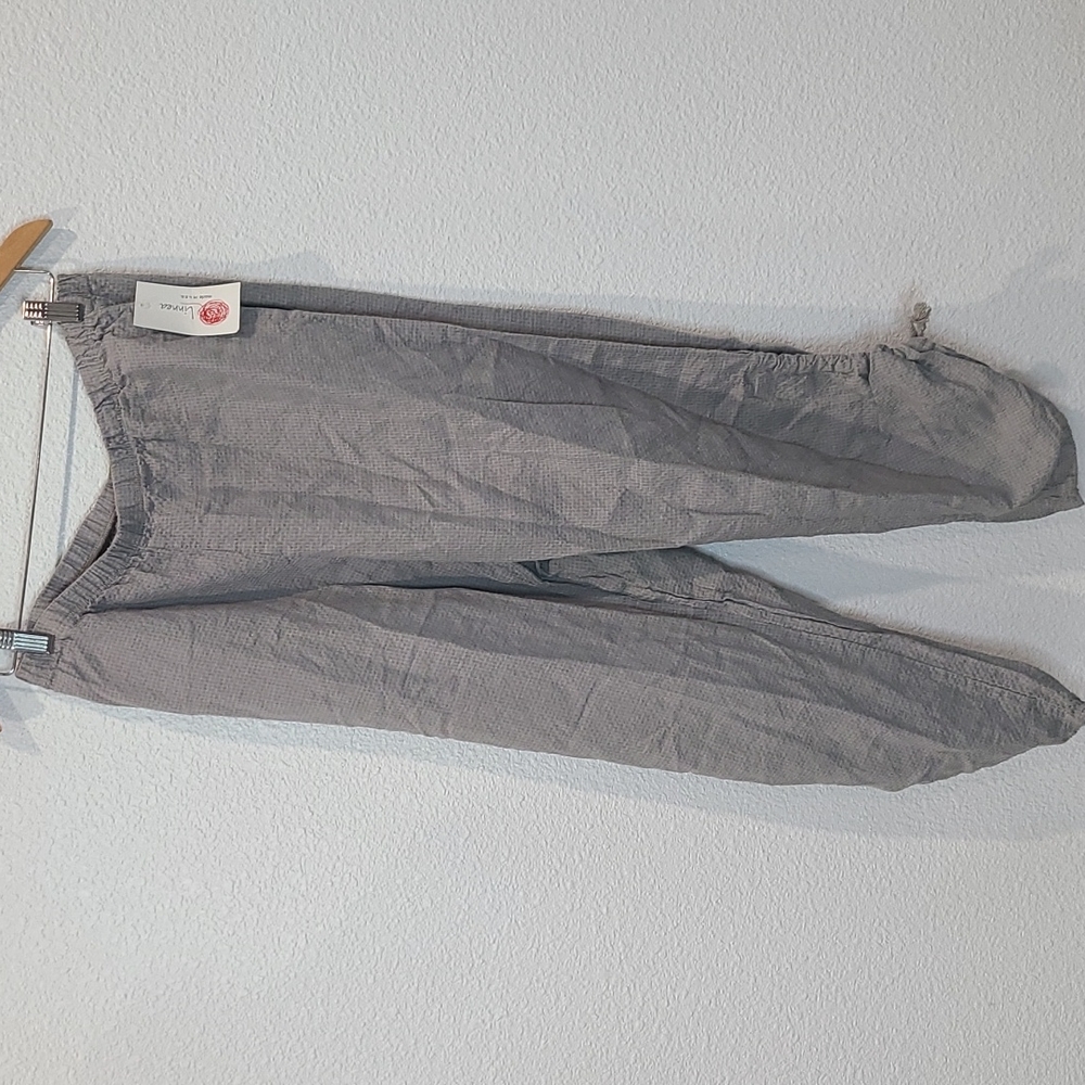 NWT Linnea Capri elastic waist pants